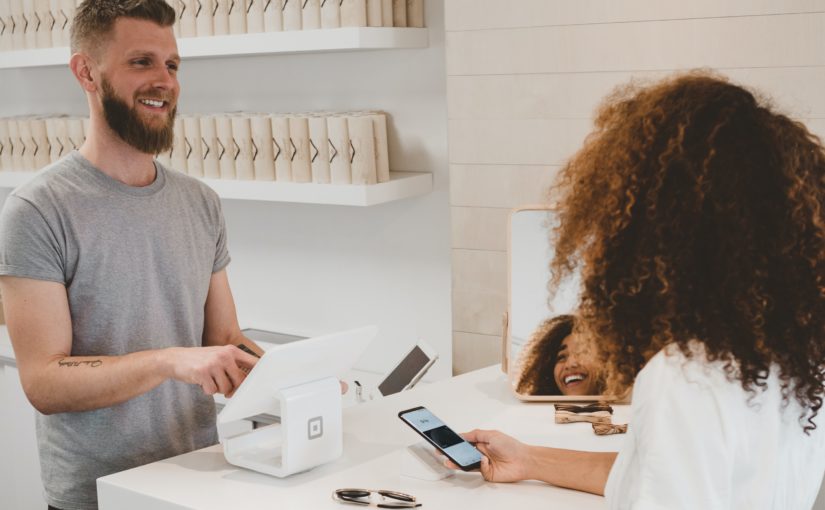 ¿Cómo mejorar el servicio al cliente de un restaurante?