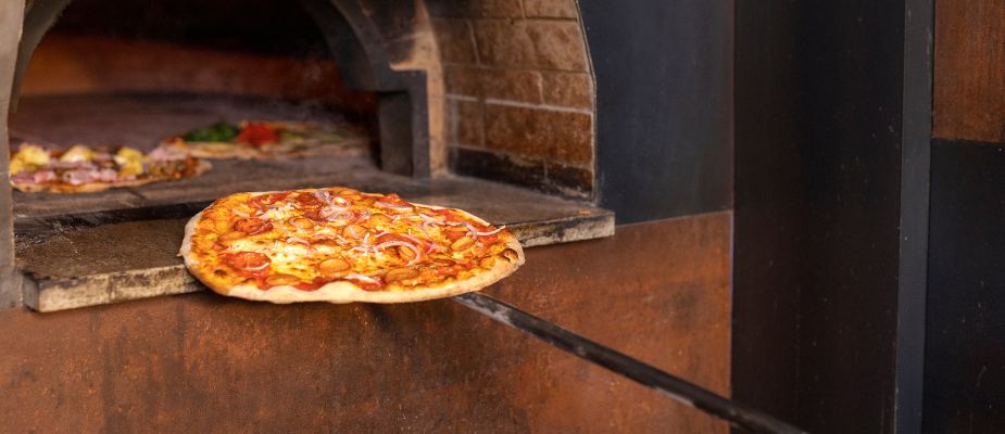 limpieza de los hornos de leña de pizzerias