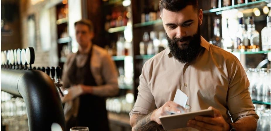 jornada laboral y descansos según el convenio de hostelería de Valencia