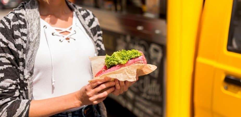 Preparación de alimentos para su transporte en servicios de delivery